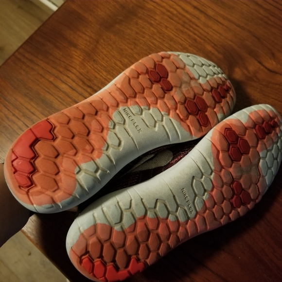 Nike Flex women's sz 8.5 in very GUC. Cleaned and sanitized. - Picture 8 of 9